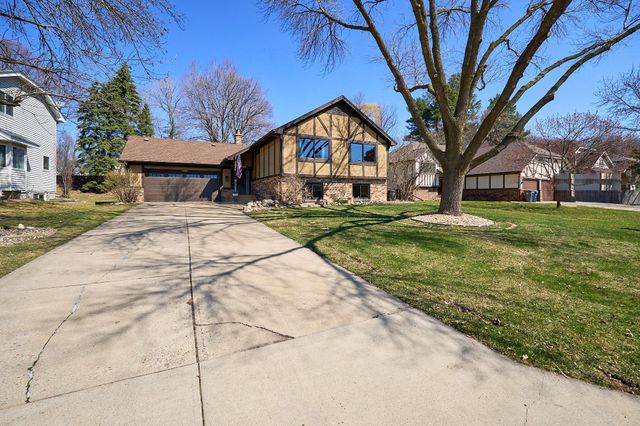 11230 48th Avenue N, Plymouth, MN 55442