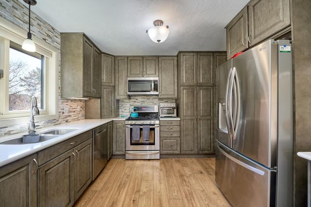 11230 48th Avenue N, Plymouth, MN 55442