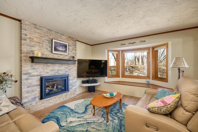 11230 48th Avenue N, Plymouth, MN 55442