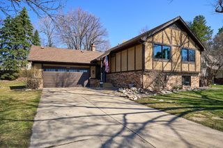 11230 48th Avenue N, Plymouth, MN 55442
