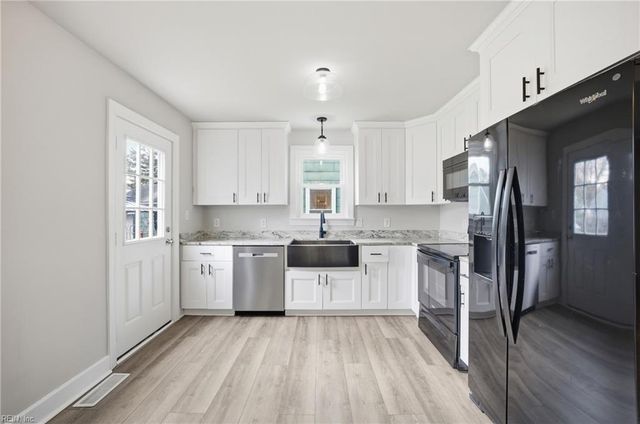 806 Wright AVE, Chesapeake, VA 23324