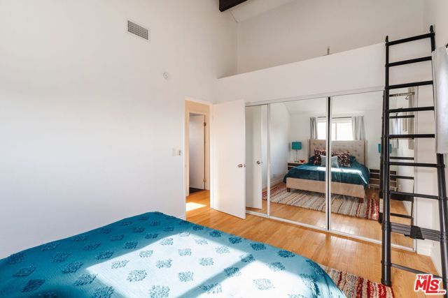 746 N Dillon Street, Los Angeles, CA 90026