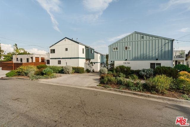 746 N Dillon Street, Los Angeles, CA 90026