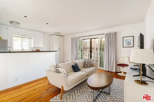 746 N Dillon Street, Los Angeles, CA 90026