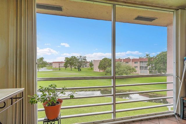 9481 Sunrise Lakes Boulevard 310, Sunrise, FL 33322