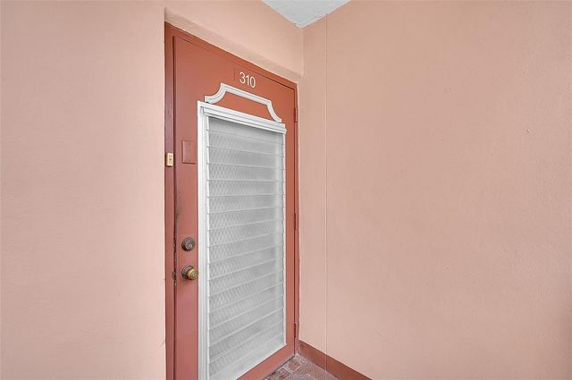 9481 Sunrise Lakes Boulevard 310, Sunrise, FL 33322