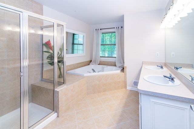 1241 Bicentennial Parkway, Pittsfield Charter Twp, MI 48108