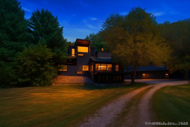 564 Hubbard Road, Killingly, CT 06239