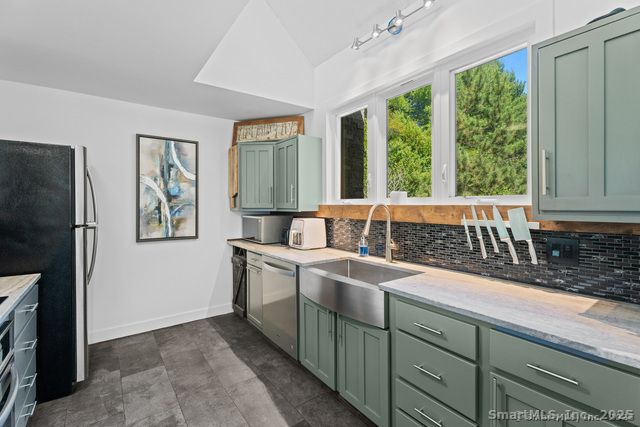 564 Hubbard Road, Killingly, CT 06239