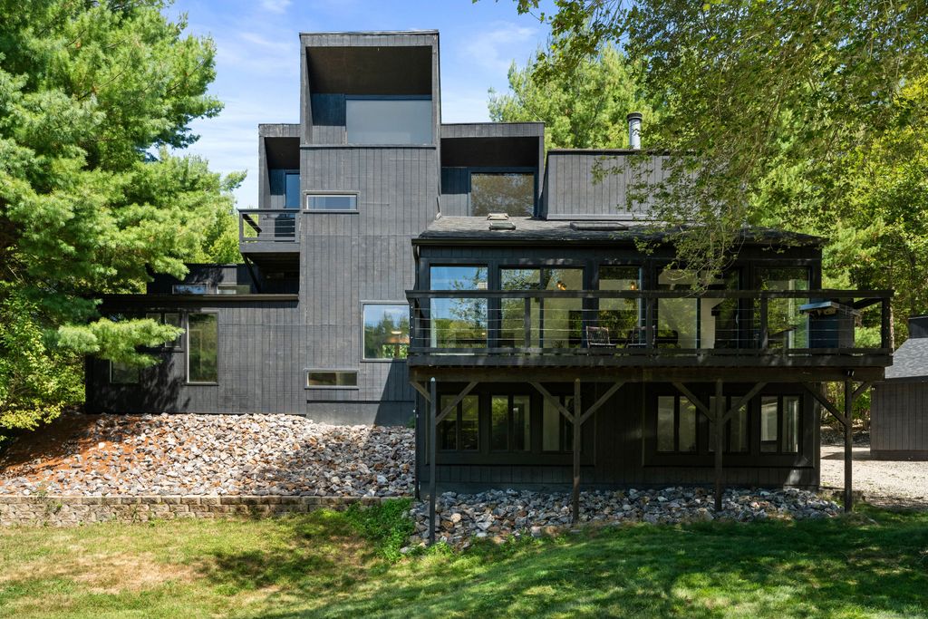 564 Hubbard Road, Killingly, CT 06239