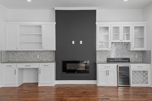 1320 Compton Street, Dallas, TX 75203