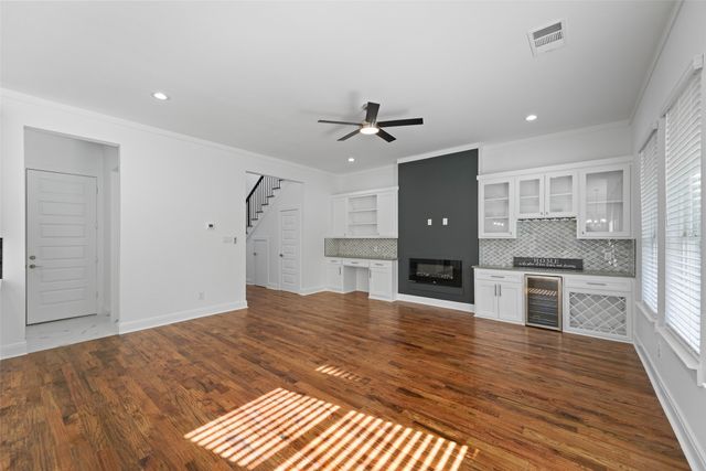 1320 Compton Street, Dallas, TX 75203