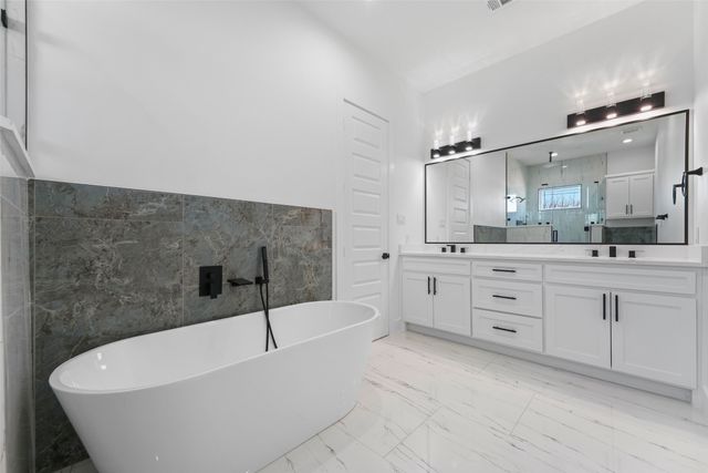 1320 Compton Street, Dallas, TX 75203