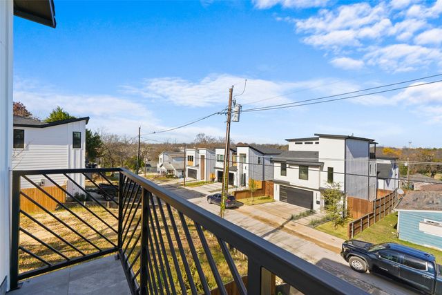 1320 Compton Street, Dallas, TX 75203