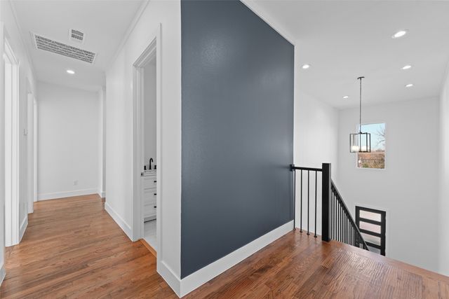 1320 Compton Street, Dallas, TX 75203