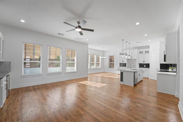 1320 Compton Street, Dallas, TX 75203