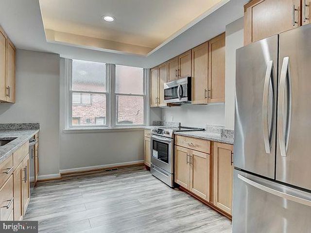 136 WELCOME ALY, Baltimore, MD 21201
