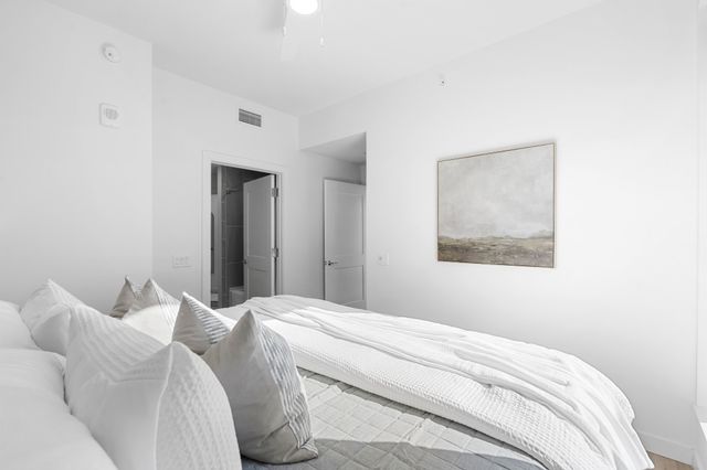 1212 Demonbreun St Apt 2102, Nashville, TN 37203