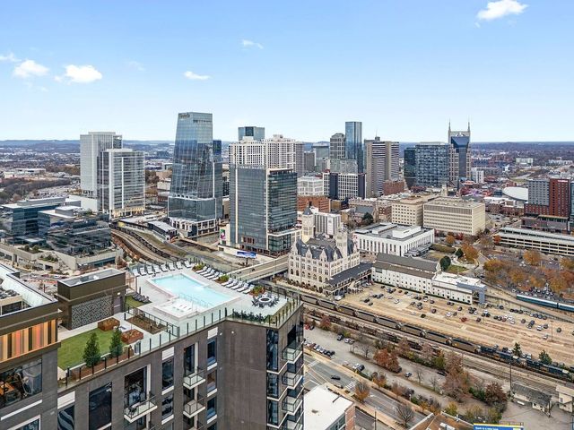 1212 Demonbreun St Apt 2102, Nashville, TN 37203