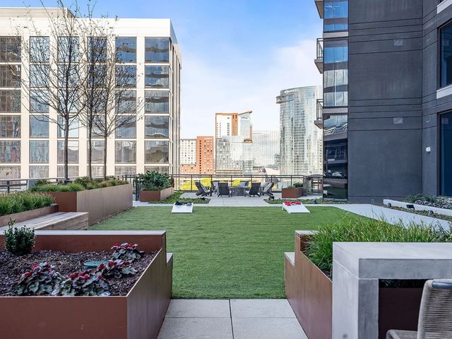 1212 Demonbreun St Apt 2102, Nashville, TN 37203