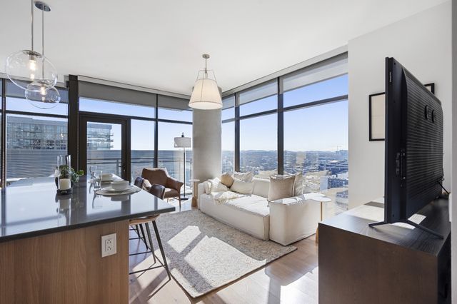 1212 Demonbreun St Apt 2102, Nashville, TN 37203