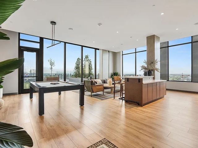 1212 Demonbreun St Apt 2102, Nashville, TN 37203