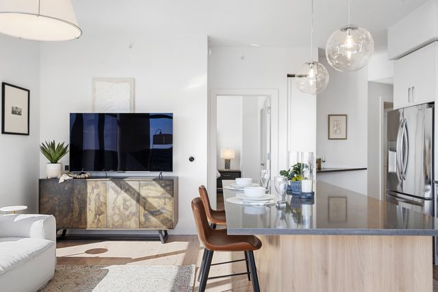 1212 Demonbreun St Apt 2102, Nashville, TN 37203