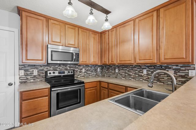 6700 BOWDEN Road 1004, Jacksonville, FL 32216