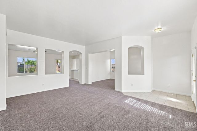 6605 Chinook Falls Drive, Bakersfield, CA 93312