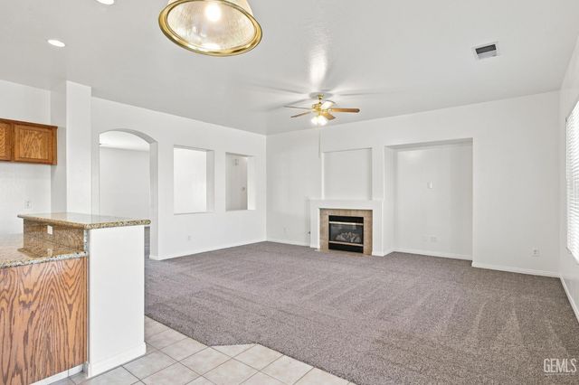6605 Chinook Falls Drive, Bakersfield, CA 93312