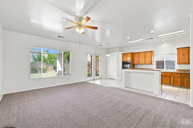 6605 Chinook Falls Drive, Bakersfield, CA 93312