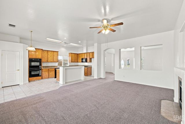 6605 Chinook Falls Drive, Bakersfield, CA 93312