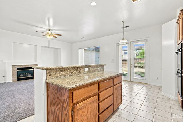 6605 Chinook Falls Drive, Bakersfield, CA 93312