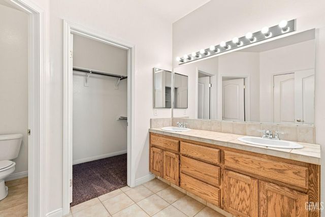 6605 Chinook Falls Drive, Bakersfield, CA 93312