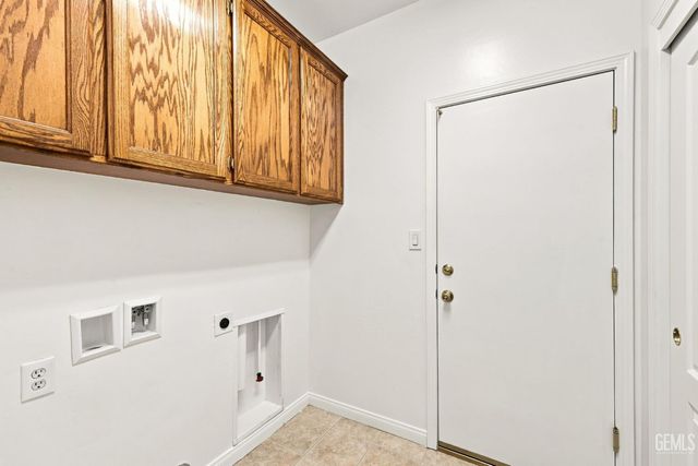 6605 Chinook Falls Drive, Bakersfield, CA 93312