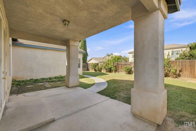 6605 Chinook Falls Drive, Bakersfield, CA 93312