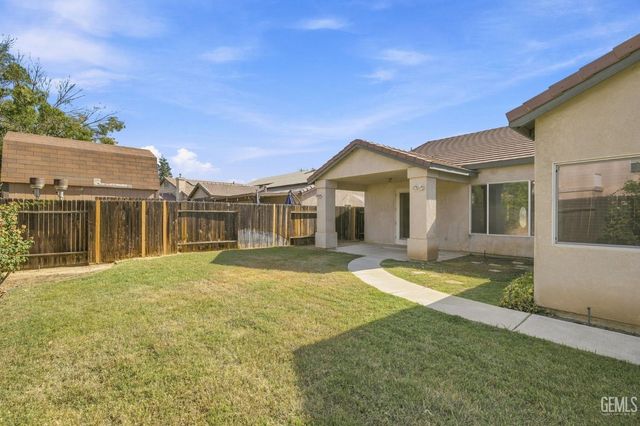 6605 Chinook Falls Drive, Bakersfield, CA 93312