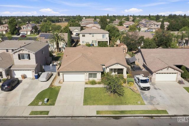 6605 Chinook Falls Drive, Bakersfield, CA 93312