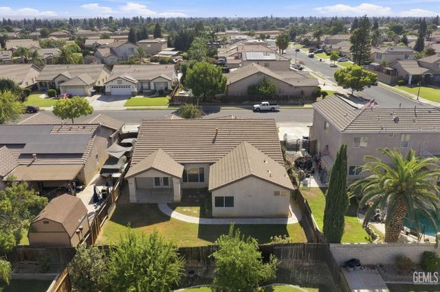 6605 Chinook Falls Drive, Bakersfield, CA 93312
