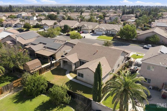 6605 Chinook Falls Drive, Bakersfield, CA 93312