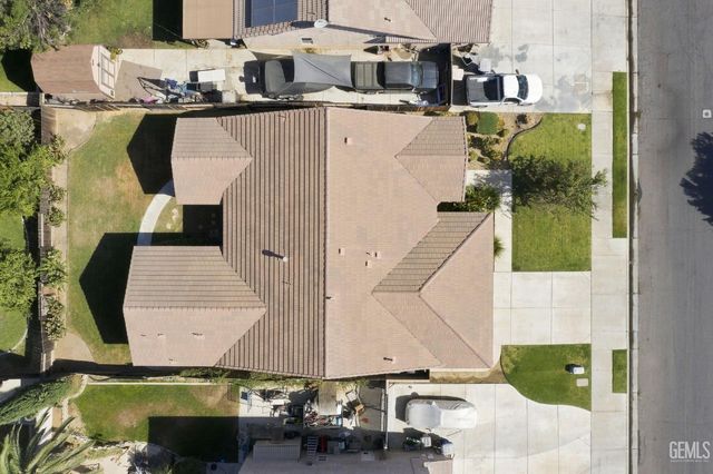 6605 Chinook Falls Drive, Bakersfield, CA 93312