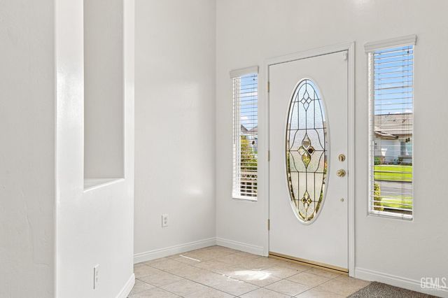 6605 Chinook Falls Drive, Bakersfield, CA 93312