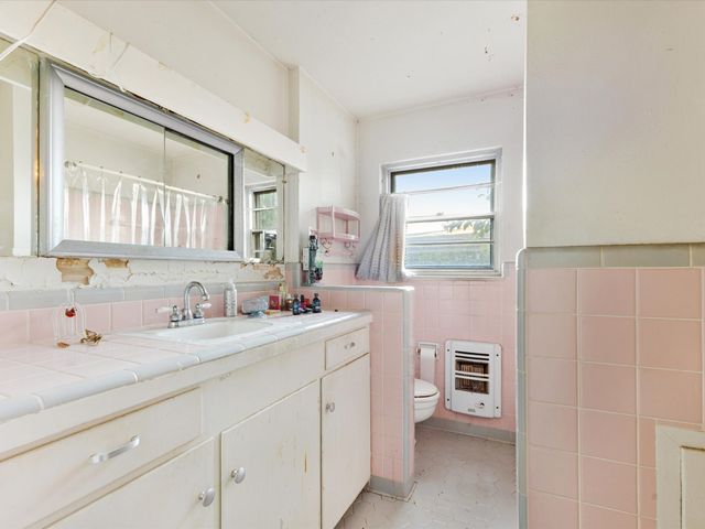 6718 Hialeah Drive, Dallas, TX 75214