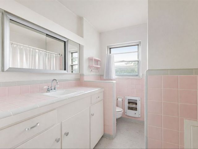 6718 Hialeah Drive, Dallas, TX 75214