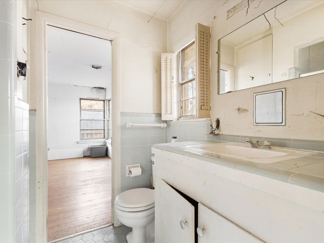 6718 Hialeah Drive, Dallas, TX 75214