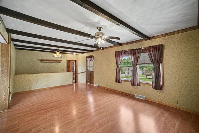 1728 S Berry Road, Independence, MO 64057