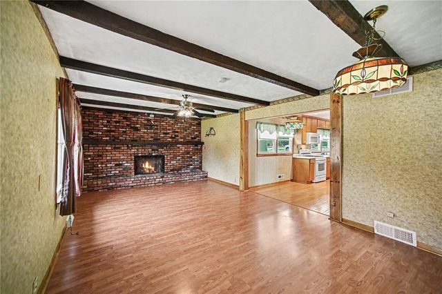 1728 S Berry Road, Independence, MO 64057