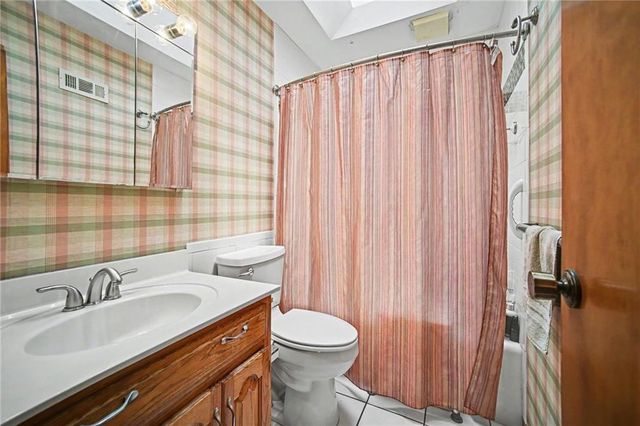 1728 S Berry Road, Independence, MO 64057