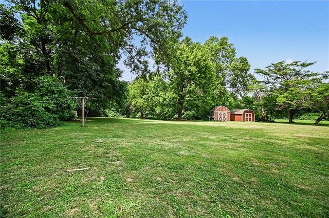 1728 S Berry Road, Independence, MO 64057