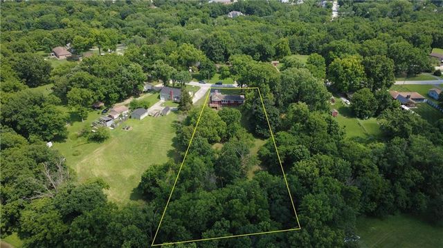 1728 S Berry Road, Independence, MO 64057